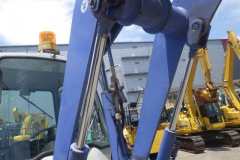 HITACHI LX20-7