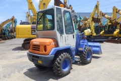 HITACHI LX20-7
